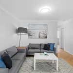 Esplanade Escape - Beachfront Family Bliss