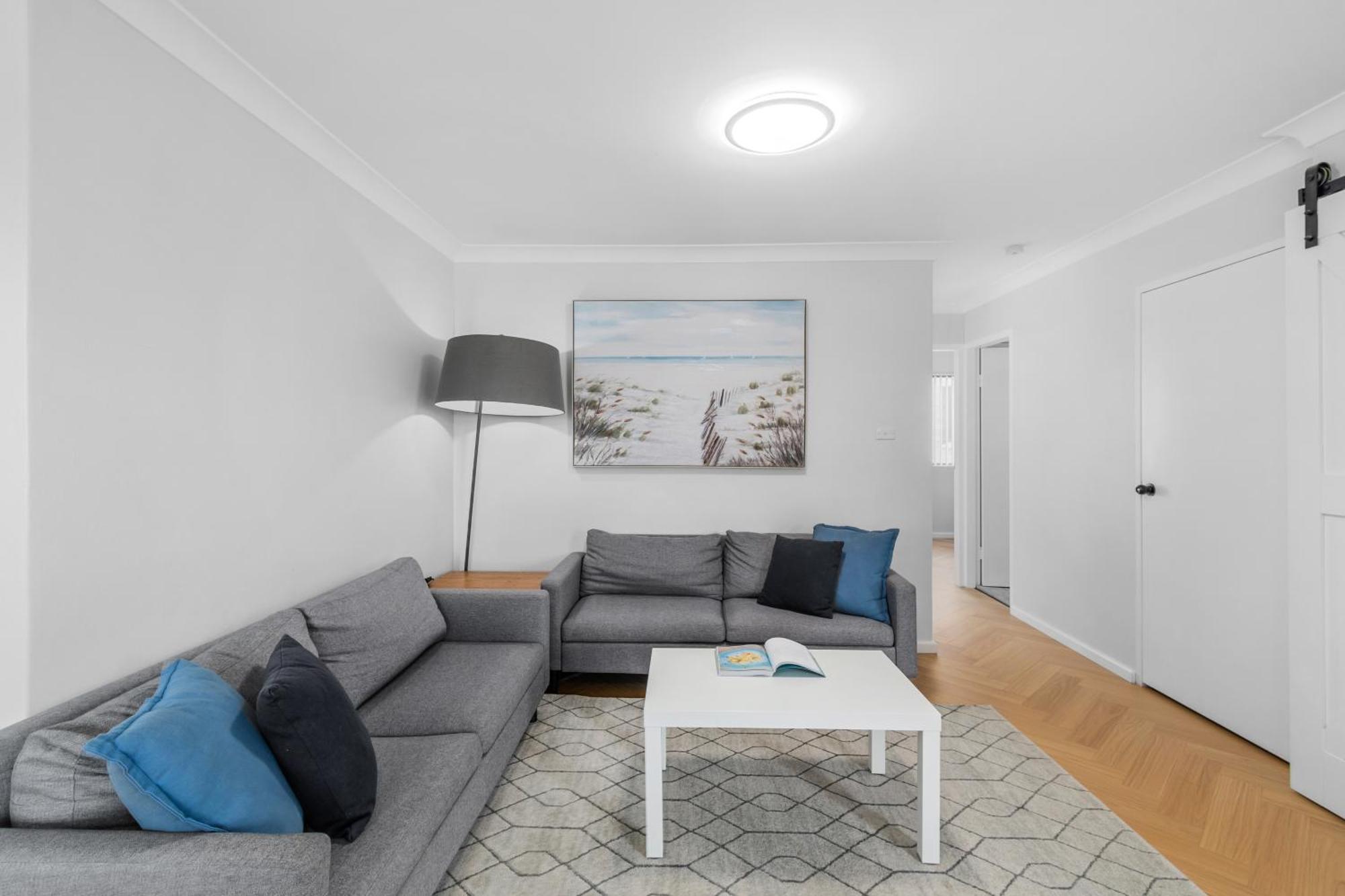 Apartment Esplanade Escape - Beachfront Family Bliss